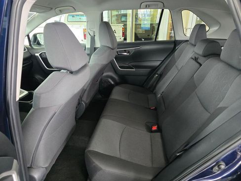 Used 2025 Toyota RAV4 XLE image 37