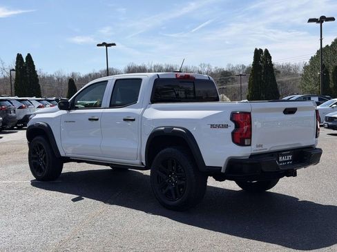 Used 2024 Chevrolet Colorado Trail Boss w/ Technology Package image 22