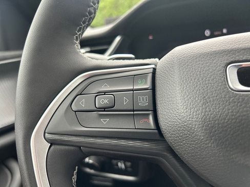 New 2025 Jeep Grand Cherokee 4WD image 15