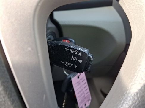 Used 2011 Toyota Camry LE image 20