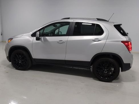 Used 2022 Chevrolet Trax LT w/ Sport Edition AWD/4WD image 3