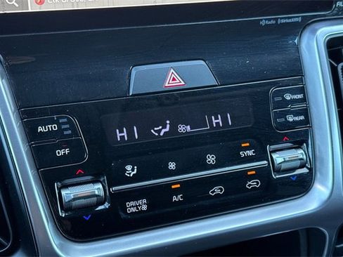 Used 2022 Kia Sorento S image 32
