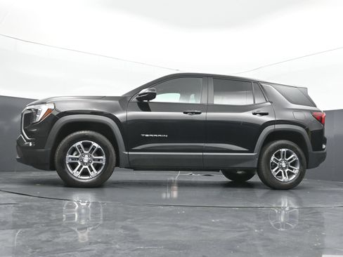 Used 2025 GMC Terrain Elevation AWD/4WD image 37