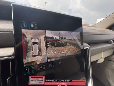 New 2025 GMC Yukon Denali w/ Sun & Power Step Package image 15