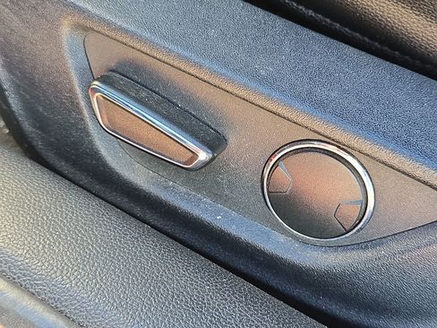 Used 2016 Ford Mustang Premium image 12