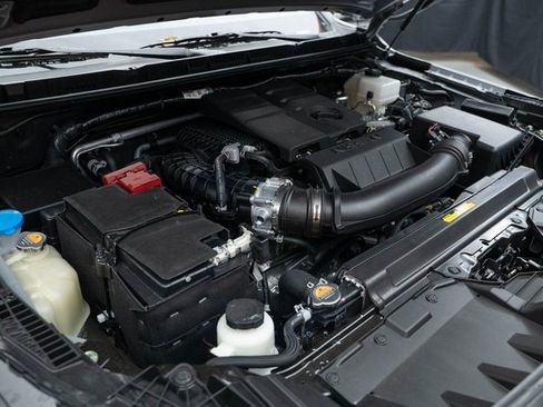 Used 2025 Nissan Frontier PRO-4X w/ Pro Convenience Package image 32