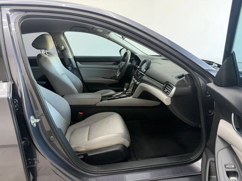 Used 2018 Honda Accord LX image 25