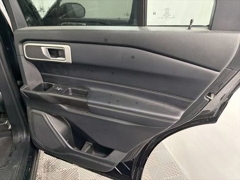 Used 2020 Ford Explorer XLT w/ Equipment Group 202A AWD/4WD image 13
