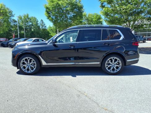 Used 2023 BMW X7 xDrive40i AWD/4WD image 3