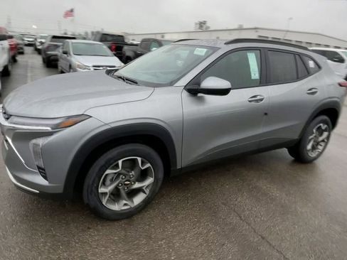 New 2026 Chevrolet Trax LT w/ Driver Confidence Package image 6