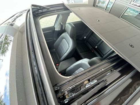 Certified 2021 Volkswagen Jetta SE w/ SE Cold Weather Package FWD image 38