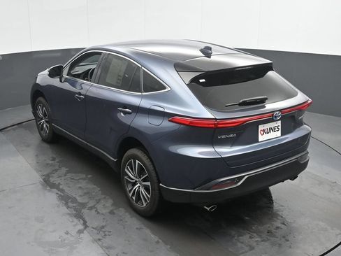 Used 2022 Toyota Venza LE AWD/4WD image 35