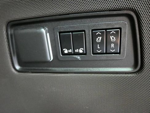 Used 2022 Cadillac Escalade ESV Sport w/ Touring Package AWD/4WD image 35