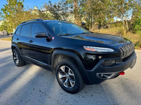Used 2016 Jeep Cherokee Trailhawk w/ Comfort/Convenience Group image 2