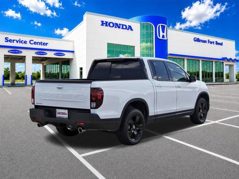 Used 2025 Honda Ridgeline Black Edition image 6