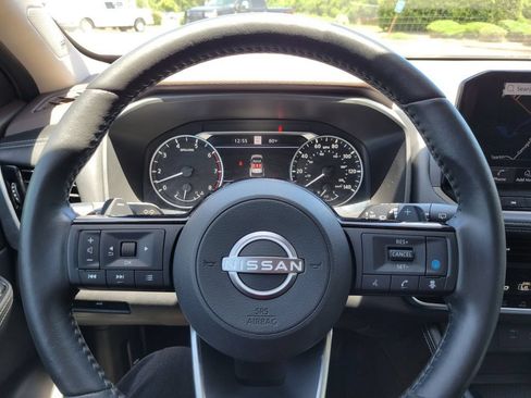 Used 2023 Nissan Rogue SL w/ SL Premium Package FWD image 33