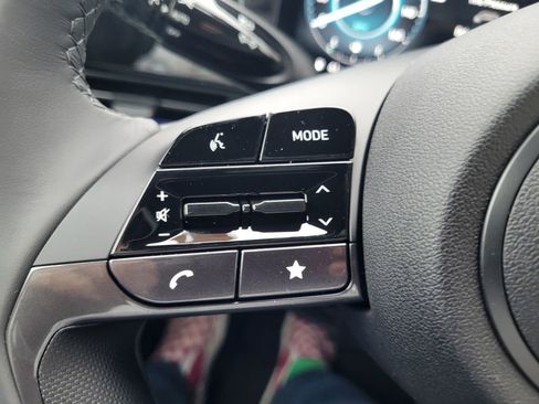 New 2025 Hyundai Elantra Limited image 19