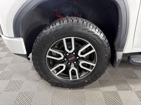 Used 2020 GMC Sierra 1500 AT4 w/ AT4 Premium Package AWD/4WD image 11