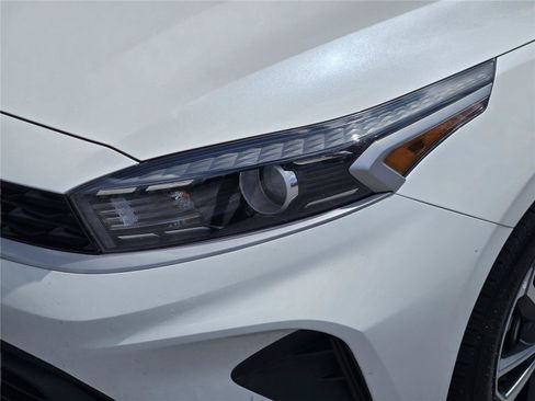 Used 2024 Kia Forte LXS w/ LXS Technology Package FWD image 10