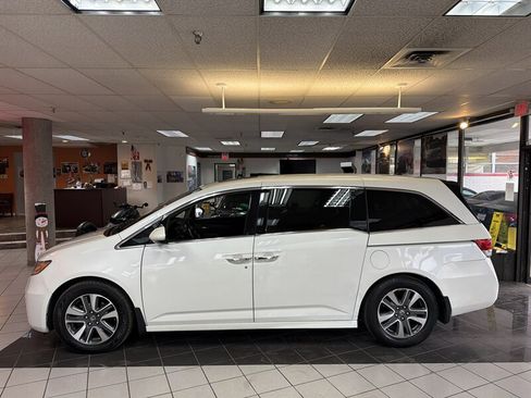 Used 2014 Honda Odyssey Touring Elite image 2