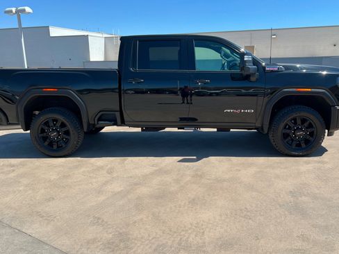 Used 2025 GMC Sierra 2500 AT4 AWD/4WD image 7