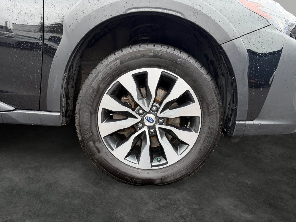 Used 2023 Subaru Outback Touring AWD/4WD image 5