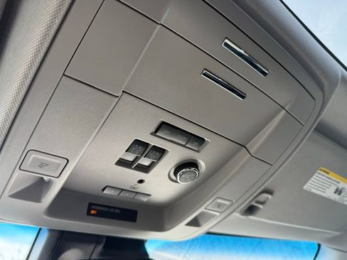 Used 2019 GMC Yukon SLT w/ Open Road Package image 15