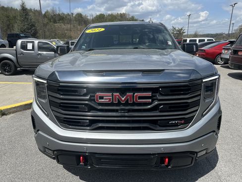 Used 2024 GMC Sierra 1500 AT4 w/ Technology Package image 4