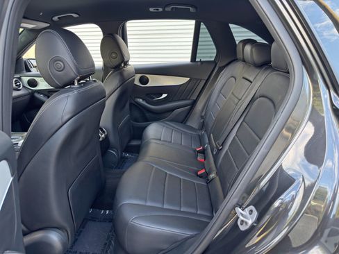 Used 2022 Mercedes-Benz GLC 300 image 40