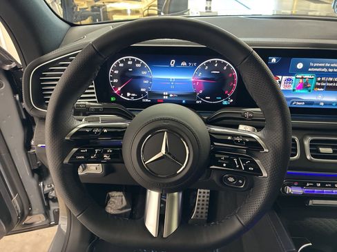 New 2026 Mercedes-Benz GLS 450 4MATIC image 21