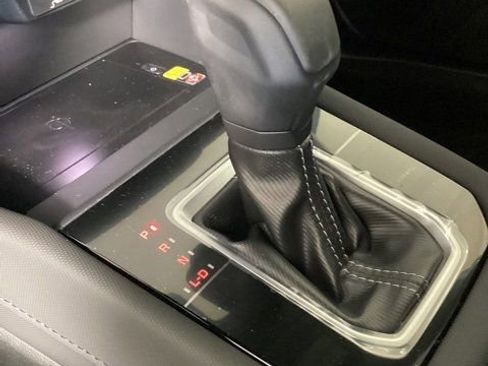 Used 2025 Subaru Forester Premium image 24