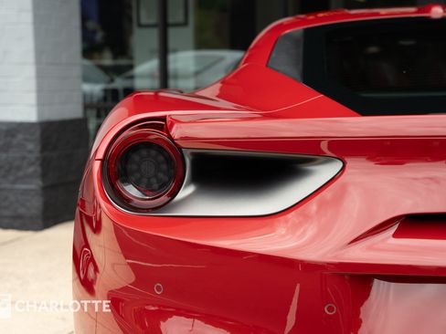 Used 2017 Ferrari 488 GTB RWD image 14