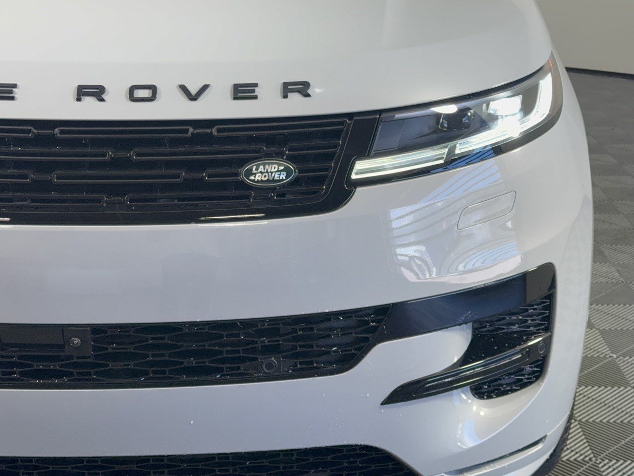 New 2027 Land Rover Range Rover Sport Dynamic SE AWD/4WD image 12