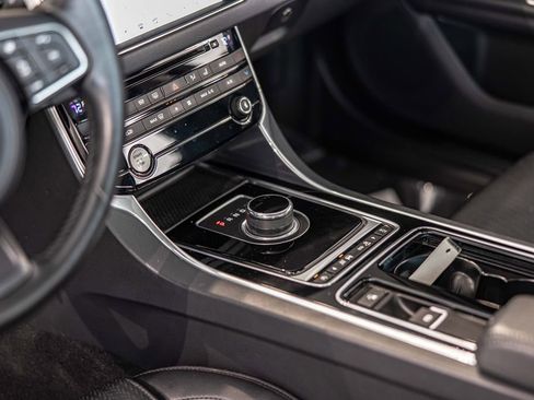 Used 2017 Jaguar XF Prestige AWD/4WD image 22