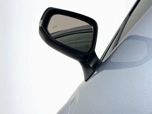 Certified 2026 Toyota Corolla Cross LE FWD image 5