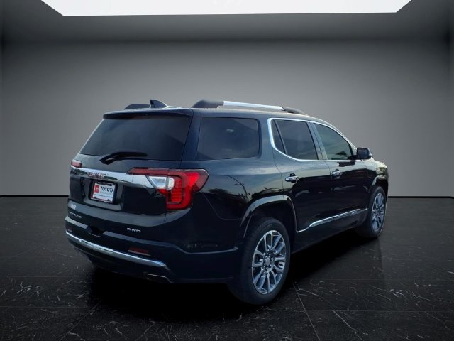 Used 2023 GMC Acadia Denali w/ Denali Ultimate Package AWD/4WD image 3
