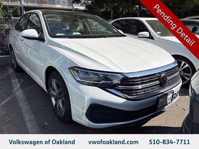 Used 2024 Volkswagen Jetta SE w/ Panoramic Sunroof Package