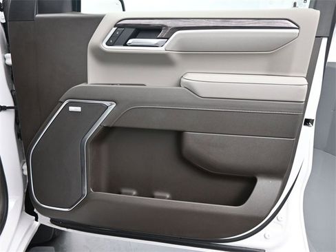 Used 2025 Chevrolet Silverado 1500 LTZ image 20