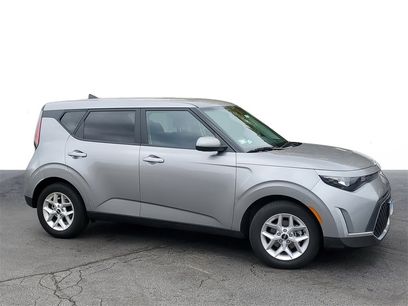 Used 2023 Kia Soul LX w/ LX Technology Package
