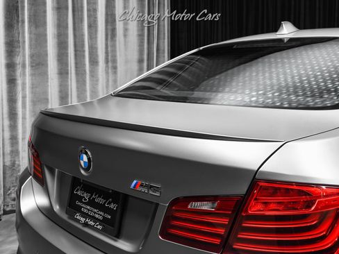 Used 2015 BMW M5 RWD image 46