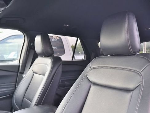Used 2020 Ford Explorer XLT w/ Equipment Group 202A AWD/4WD image 10