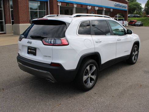 Used 2019 Jeep Cherokee Limited w/ Luxury Group AWD/4WD image 38