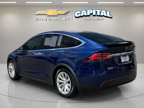 Used 2017 Tesla Model X 90D AWD/4WD image 4