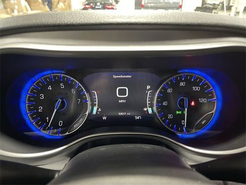 Used 2023 Chrysler Pacifica Touring-L w/ S Appearance Package image 14