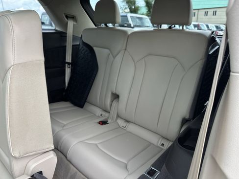 Used 2018 Audi Q7 3.0T Prestige w/ Prestige Package AWD/4WD image 27
