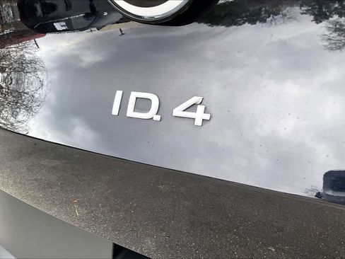 Used 2023 Volkswagen ID.4 Pro S image 9
