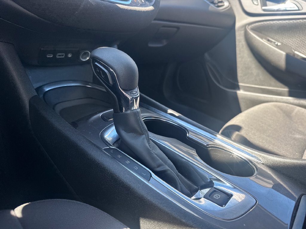 Used 2023 Chevrolet Malibu LT FWD image 18