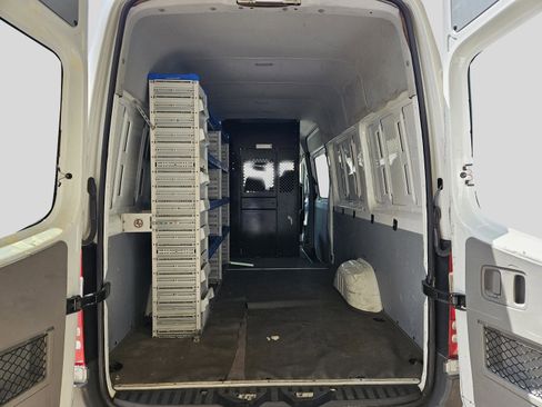 Used 2017 Mercedes-Benz Sprinter 2500 image 26