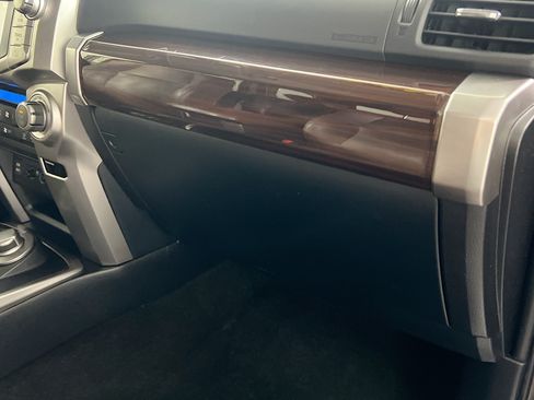Used 2018 Toyota 4Runner Limited AWD/4WD image 34