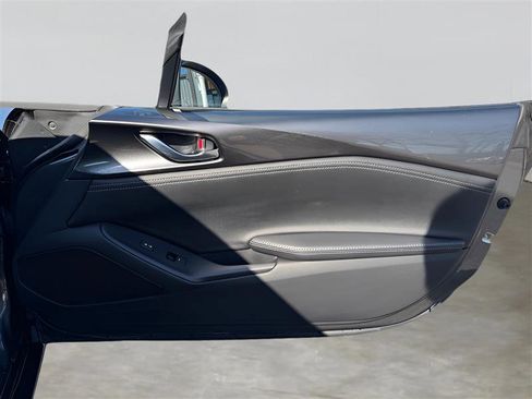 Used 2021 MAZDA MX-5 Miata RF Grand Touring image 24